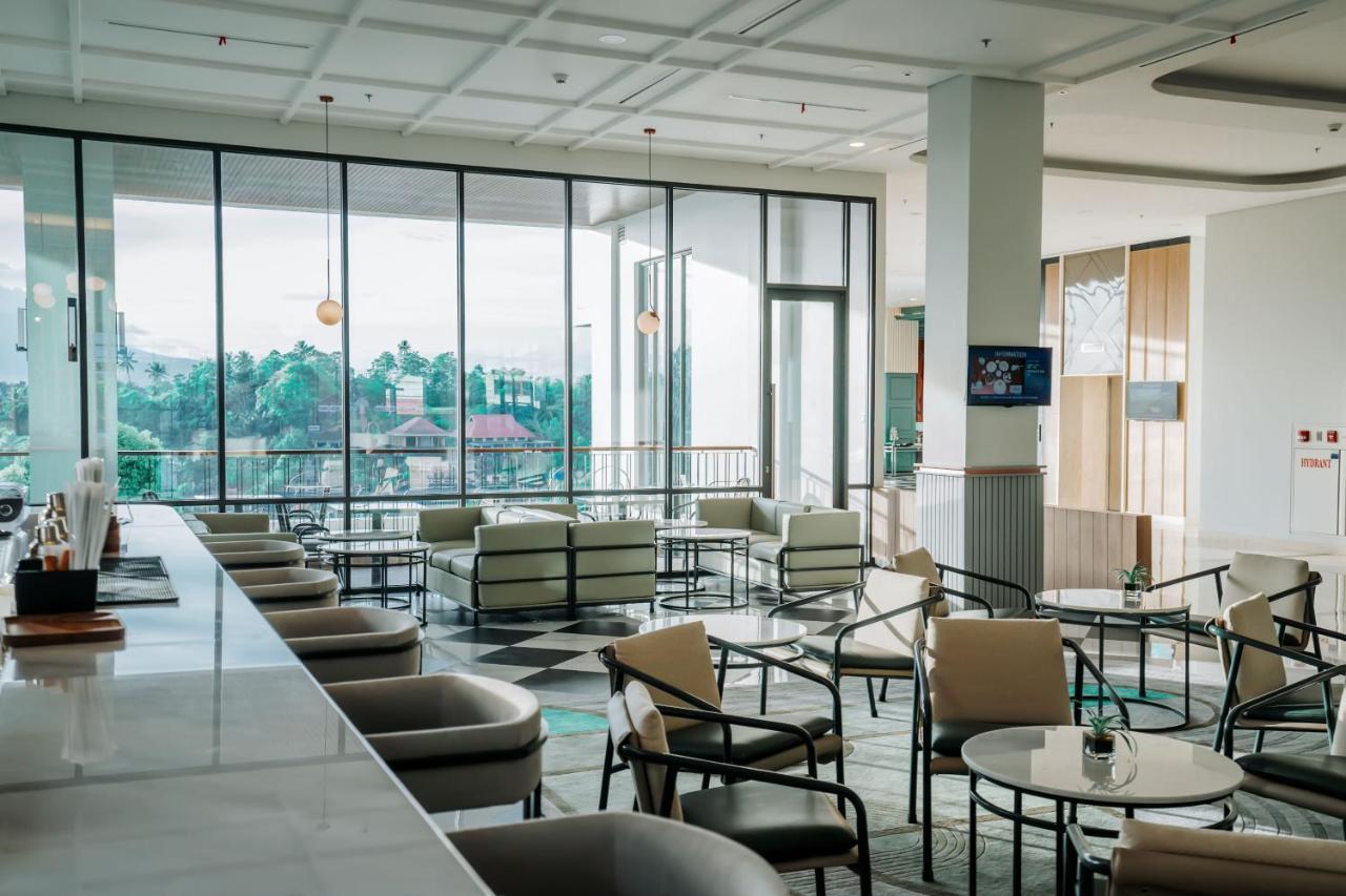 Luwansa Hotel&Convention Center Manado Exterior foto