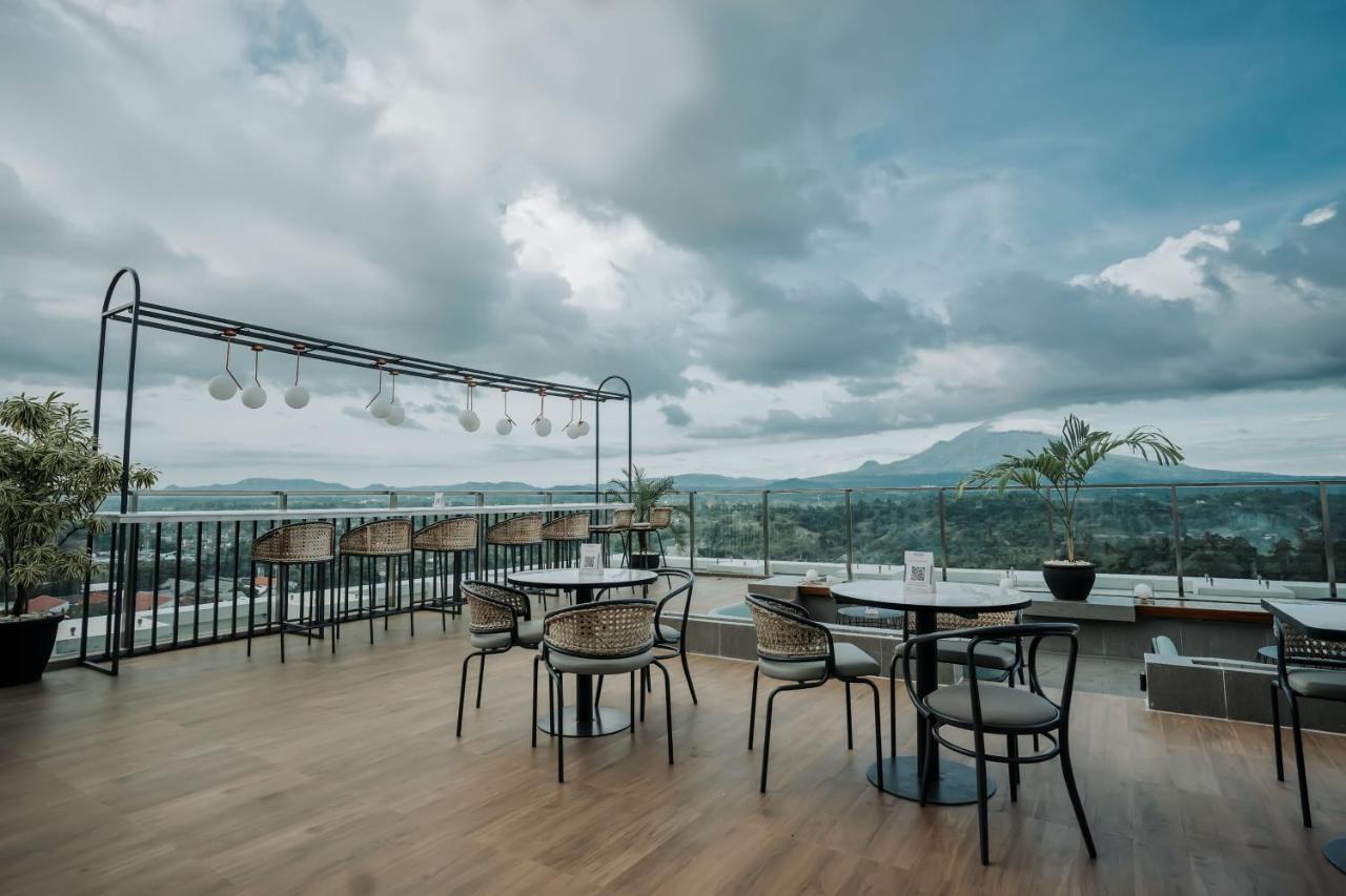 Luwansa Hotel&Convention Center Manado Exterior foto