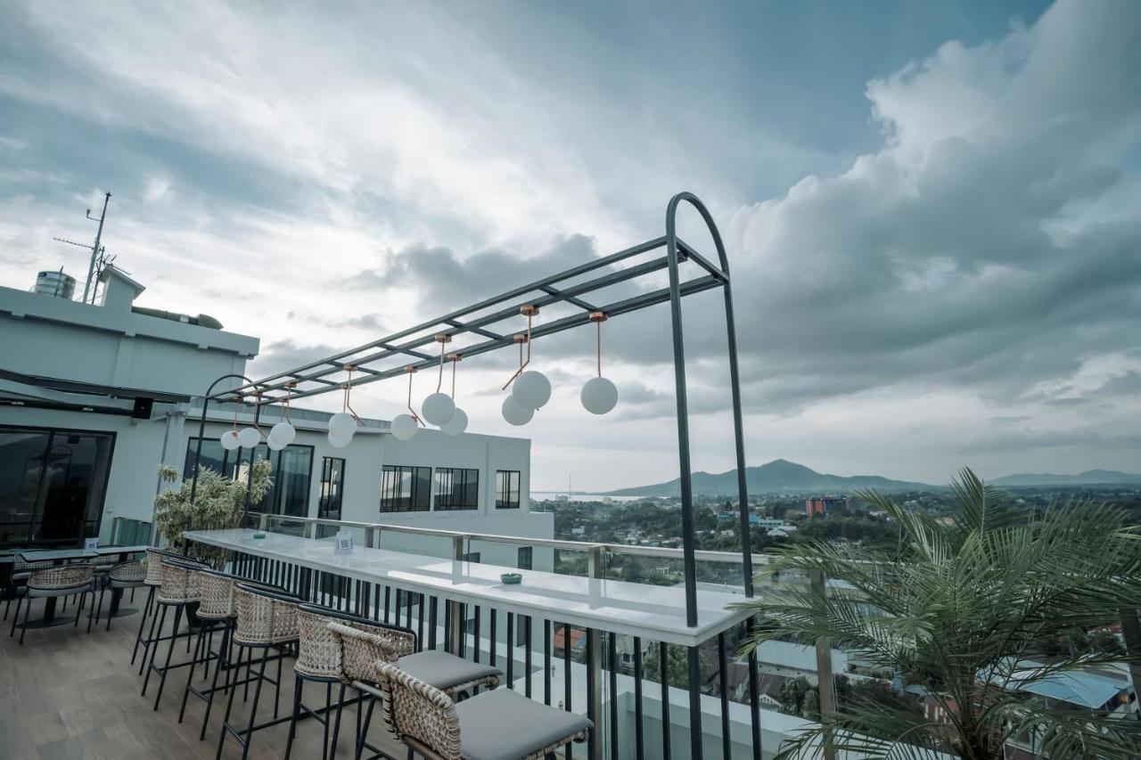Luwansa Hotel&Convention Center Manado Exterior foto