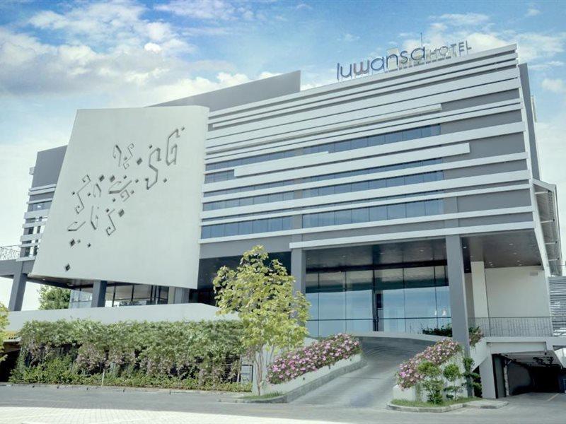 Luwansa Hotel&Convention Center Manado Exterior foto